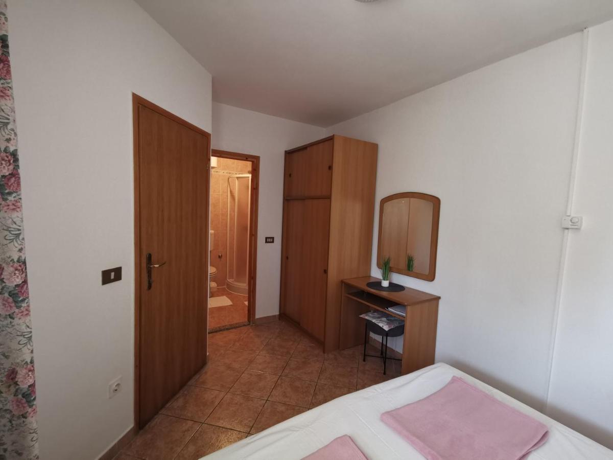 Apartments Porec Istria By Nina Экстерьер фото